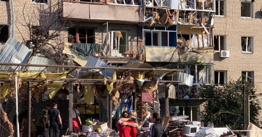 Rusia a lansat aproape 600 de bombe noaptea trecută asupra țării. Atacurile au făcut zeci de victime.