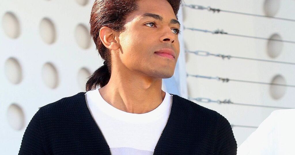 SUA participă la Eurovisionul rusesc. Reprezentantul lor, comparat cu Michael Jackson