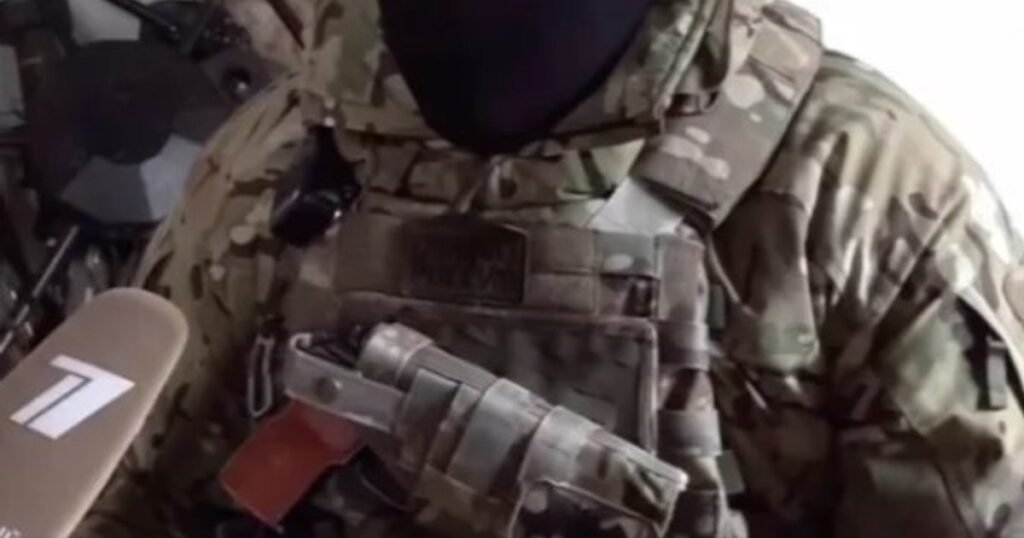 Scandal în armata rusă. Lunetist de top, arestat după și-a provocat singur răni de război. Zeci de parașutiști au fost reținuți