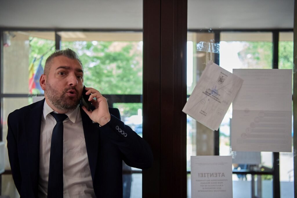 Sebastian Popescu, fost candidat la președinție, anchetat pentru corupere și racolare de minori Sebastian Popescu, fost candidat la președinție, anchetat pentru corupere și racolare de minori