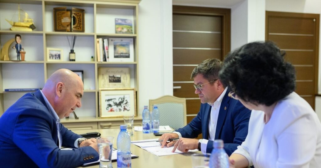 Şeful PSD Iaşi, deranjat că nu a știut de vizita premierului la Iaşi. „Parcă Bolojan ar fi venit clandestin”