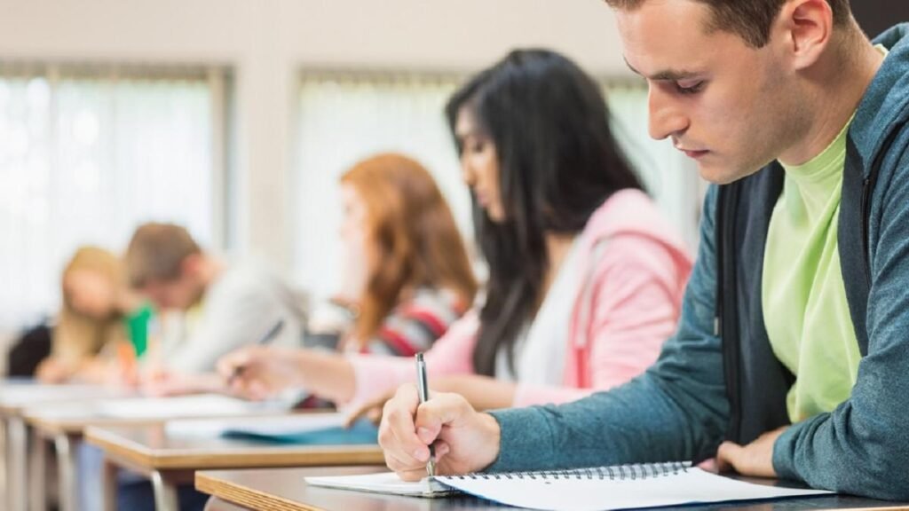 Tot mai mulți studenți aleg universități din afara SUA, din cauza restricțiilor impuse de Trump