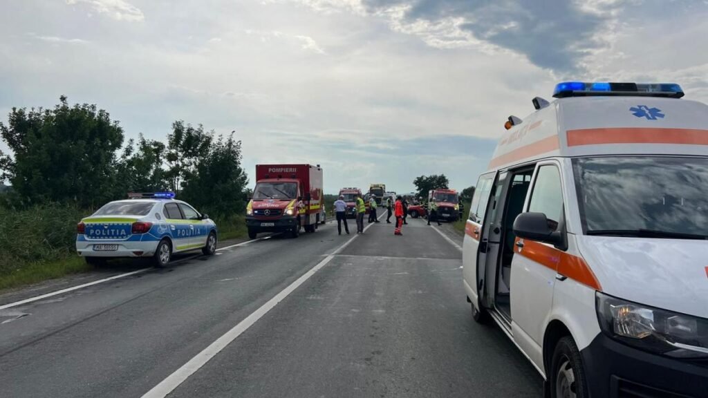 Trafic îngreunat pe A4, după un accident între un TIR și o dubiță