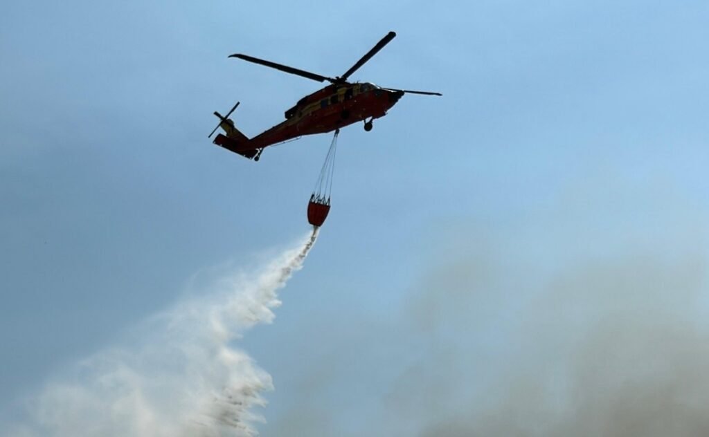 Trasee turistice de pe Muntele Vezuviu, închise din cauza incendiilor