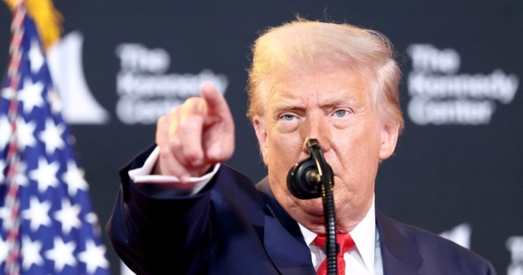 Trump avertizează Rusia asupra unor „consecințe foarte grave” dacă războiul din Ucraina nu se încheie