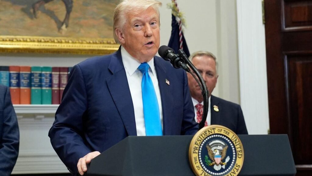 Trump crede că Putin este pregătit să încheie un acord de pace cu Ucraina și examinează un summit tripartit cu Zelenski