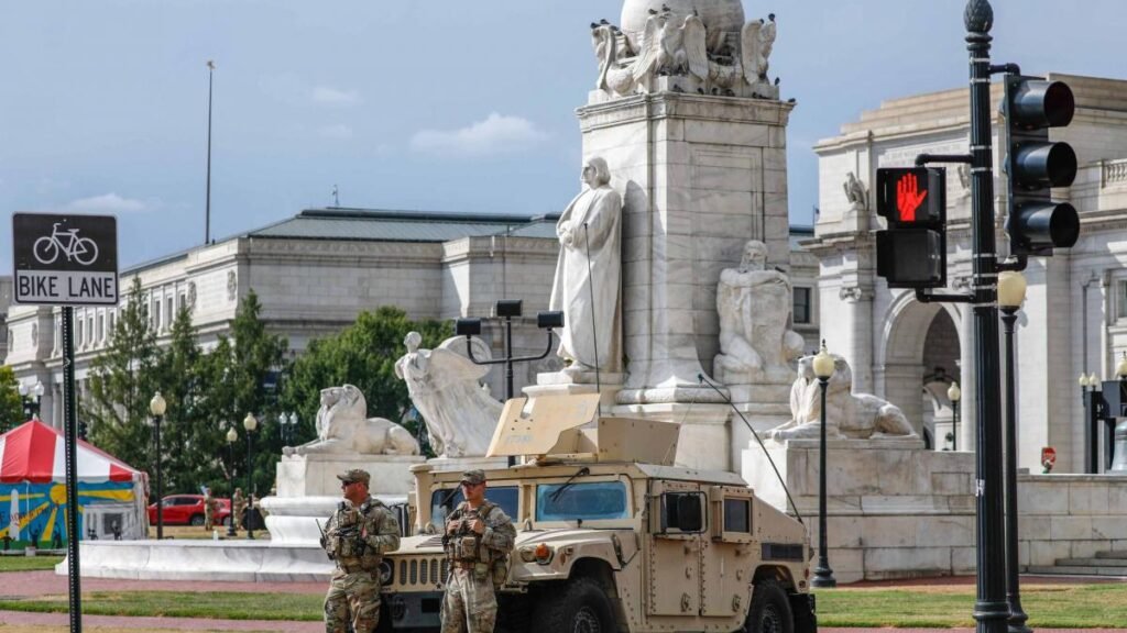 Trump își ocupă militar propria țară