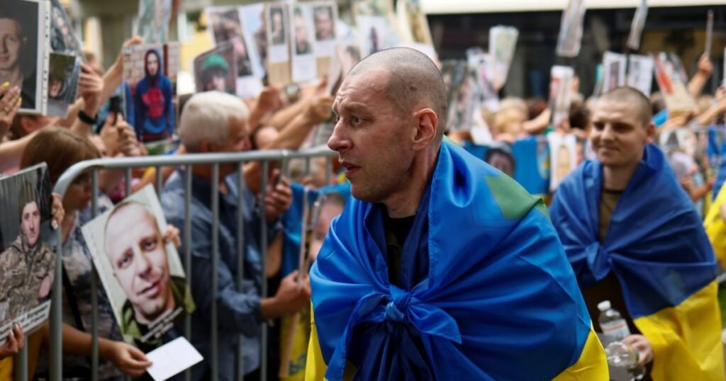 Ucraina aduce în țară 84 de prizonieri de război, inclusiv zeci de civili deținuți de Rusia din 2014, de la confiscarea ilegală a Crimeei