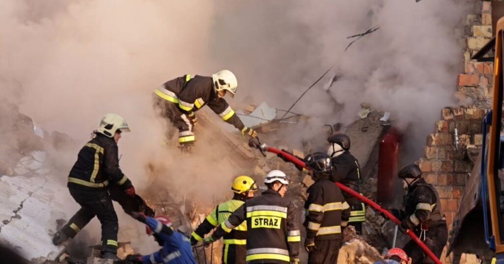 Ucraina își plânge cei 23 de morți din atacurile rusești asupra Kievului