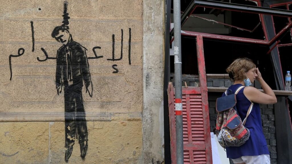 Un bărbat din Iran a fost executat public pentru uciderea unei mame și a trei copii