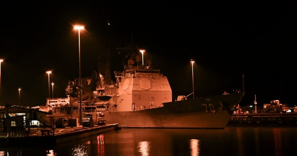 Un crucișător american cu rachete ghidate a intrat în Canalul Panama