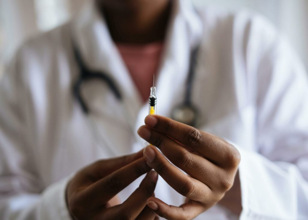 Un vaccin revoluționar împotriva colesterolului ar putea schimba tratamentul bolilor cardiace