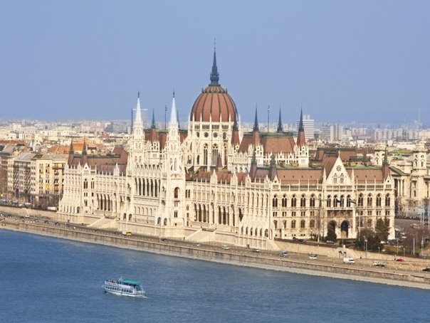 Ungaria se oferă să găzduiască negocierile de pace dintre Rusia și Ucraina Ungaria se oferă să găzduiască negocierile de pace dintre Rusia și Ucraina