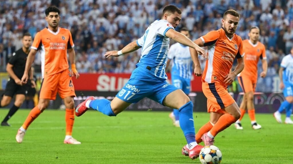 Carlos Andrei Mora Montoya in meciul de fotbal dintre Universitatea Craiova si İstanbul Başakşehir FK, contand pentru Play-Off Conference League , desfasurat pe Stadionul Ion Oblemenco din Craiova, joi 28 august 2025
