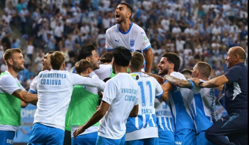 Universitatea Craiova și-a aflat adversarele din faza ligii Conference League Jucătorii de la echipa Universitatea Craiova după calificare