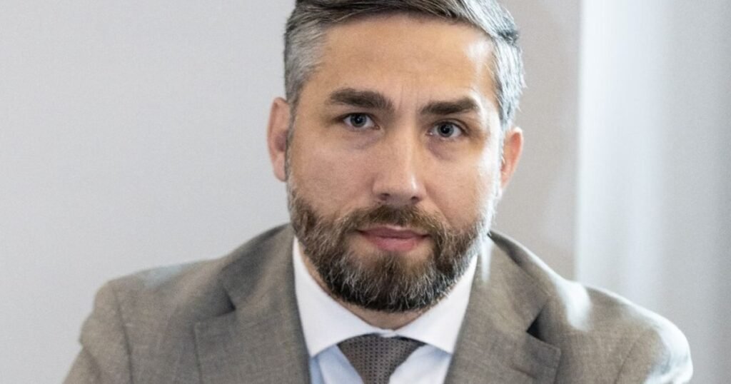 Valeriu Gheorghiță, clarificări despre vaccinarea anti-COVID: „Persoanele vaccinate nu «elimină» nimic ce ar putea dăuna celor din jur”