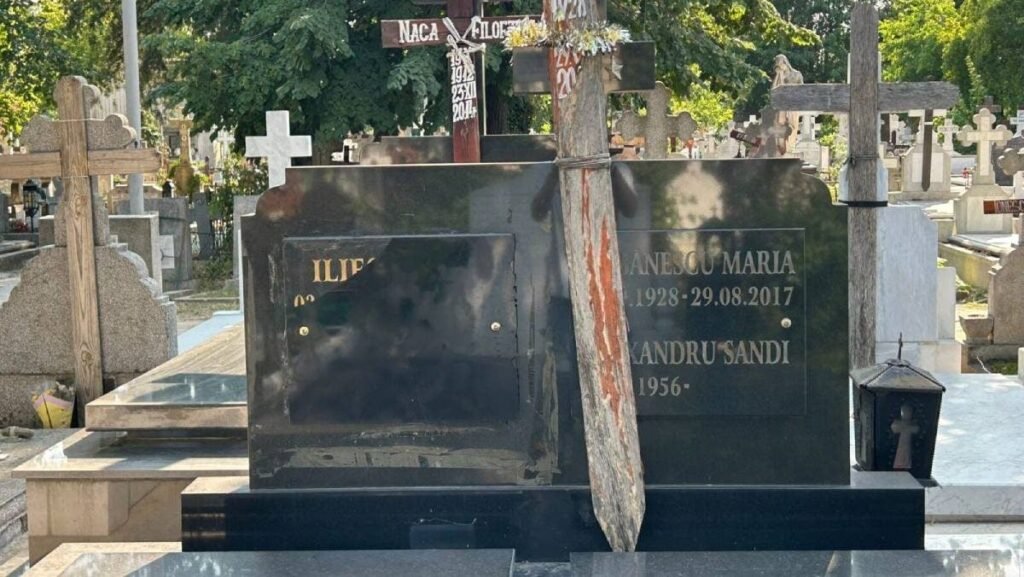 „Mormântul paralel” al lui Iliescu de la Sfânta Vineri: criptă din marmură neagră cu inscripții ascunse