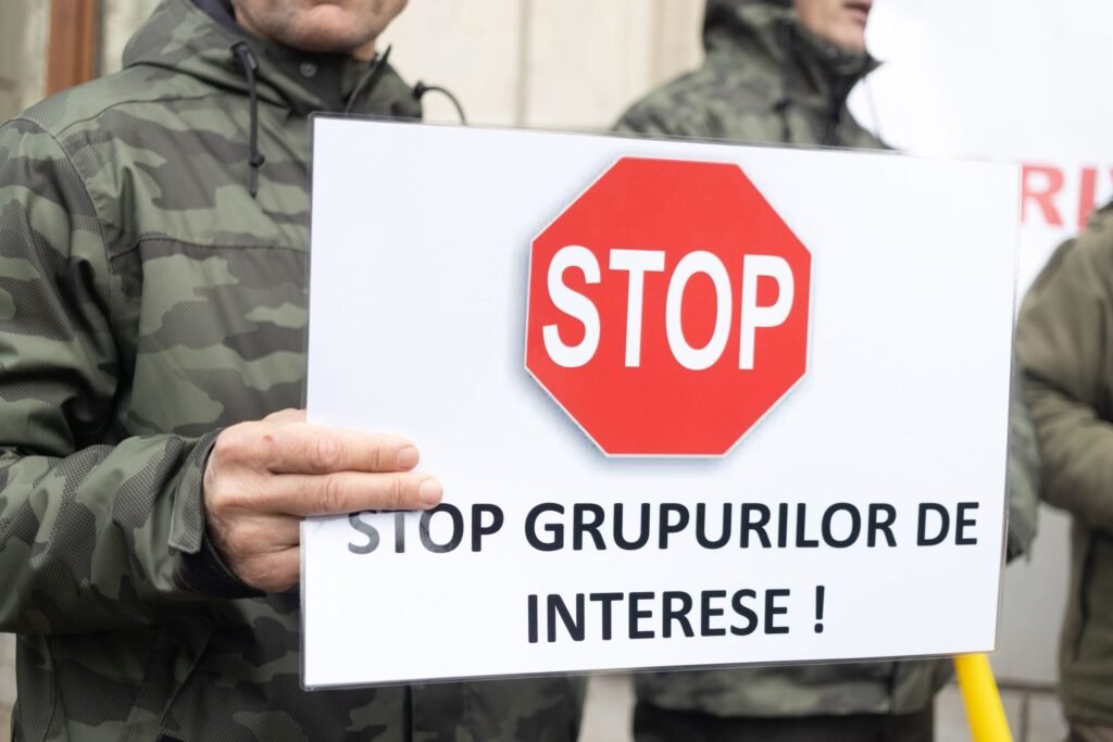 Cine sunt noii membri din Consiliul de Administrație Romsilva: unul dintre ei, acuzat că ar fi primit şpagă o mașină Audi A3 și o poșetă