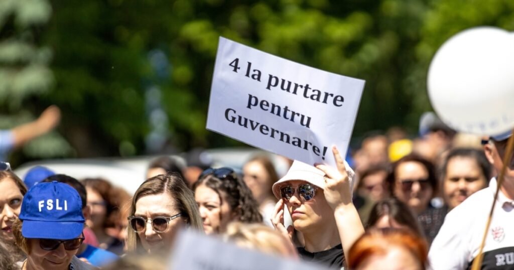 „Inutile și nocive”. Peste 300 de cercetători, profesori, artiști sau jurnaliști critică măsurile din educație ale Guvernului „Inutile și nocive”. Peste 300 de cercetători, profesori, artiști sau jurnaliști critică măsurile din educație ale Guvernului