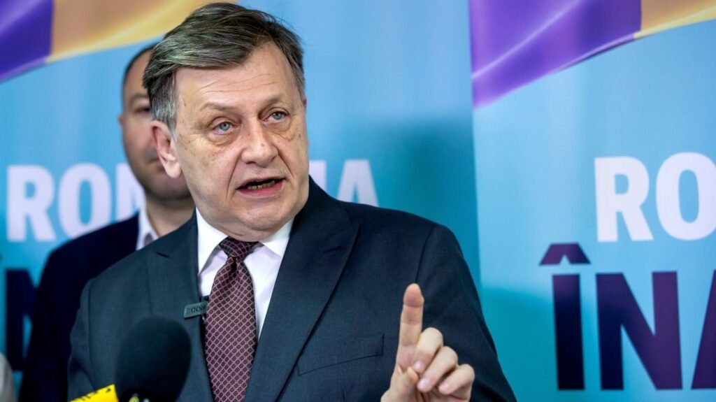 Crin Antonescu, supărat pe Nicușor Dan pentru cum a tratat funeraliile lui Iliescu: „Nu a aprins o lumânare”. „Băsiștii au câștigat alegerile”