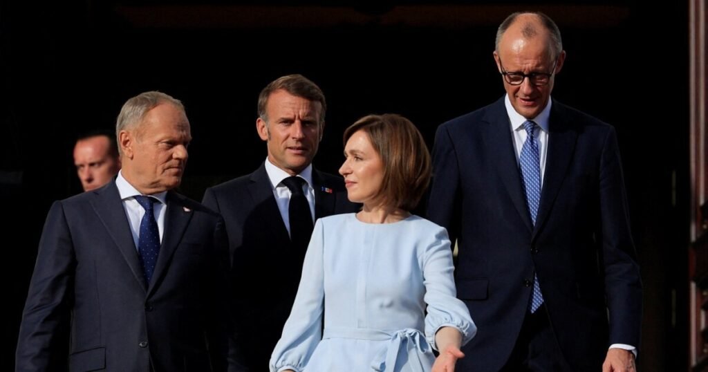 „Trei prieteni în vizită la prieteni”. Macron, Tusk și Merz sunt la Chișinău, de Ziua Independenței Republicii Moldova