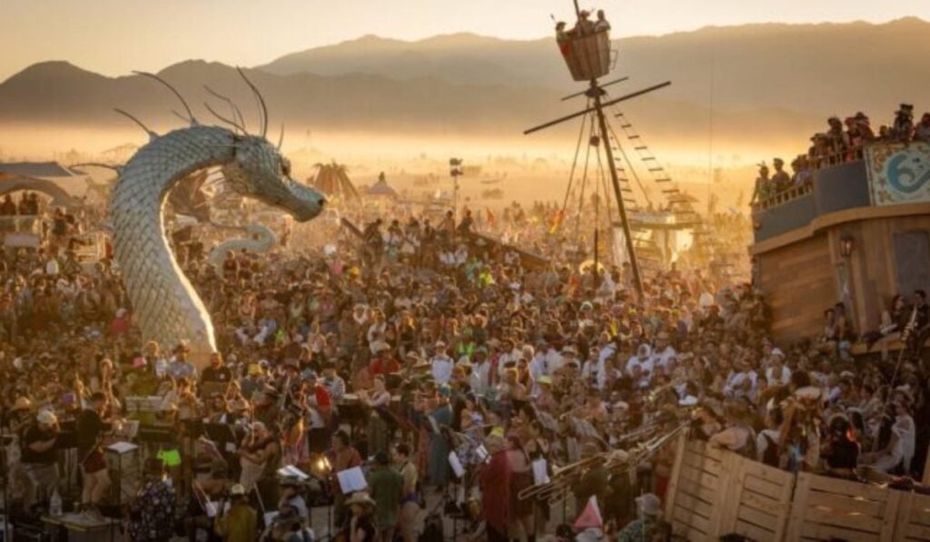 Femeia a născut la festival, în deșertul Nevada.