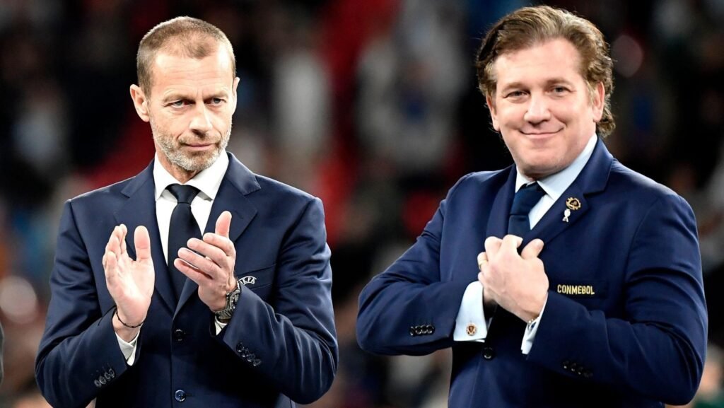 Aleksandr Ceferin, șeful FIFA, și Alejandro Dominguez, președintele CONMEBOL