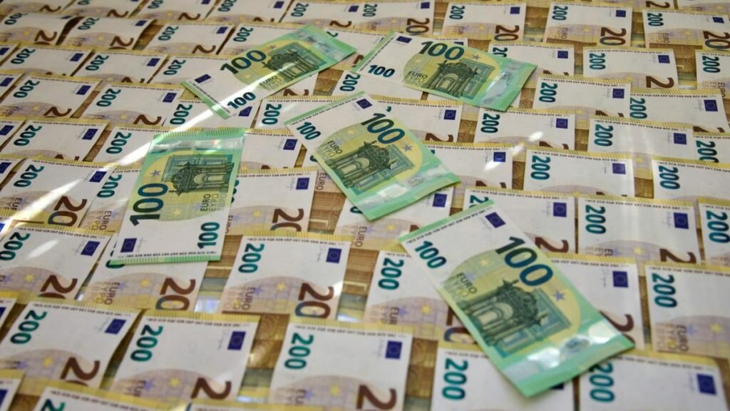 ANAF putea acoperi deficitul bugetar cu jumătate din sumele neîncasate de la marii datornici