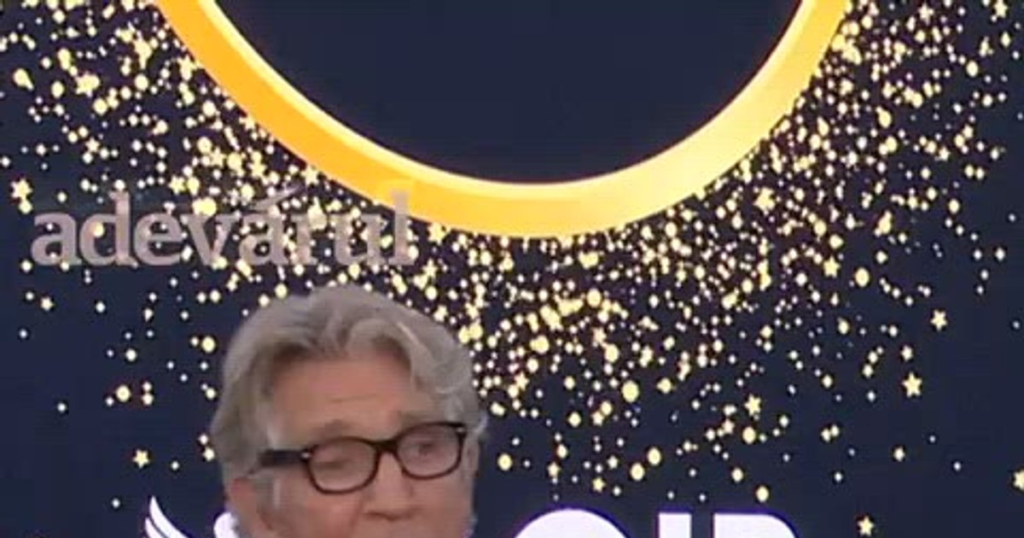 Actorul Eric Roberts, în vizită la București. „Nu am întâlnit niciodată mai mulți oameni calzi într-un singur loc” Actorul Eric Roberts, în vizită la București. „Nu am întâlnit niciodată mai mulți oameni calzi într-un singur loc”