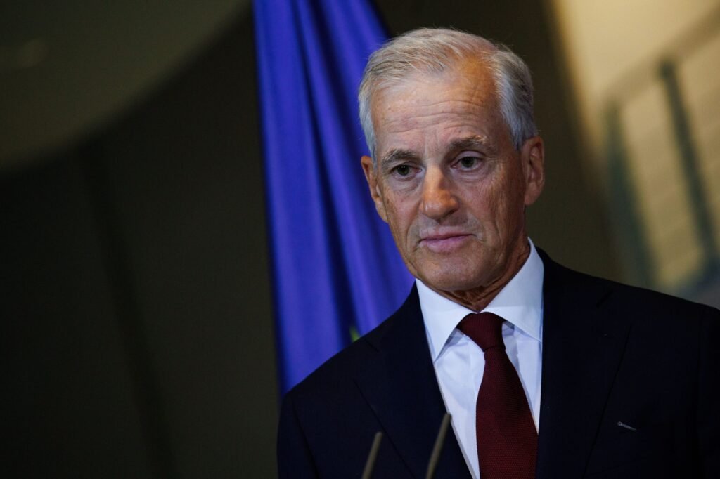 Alegeri în Norvegia: Populiștii pierd la limită datorită lui Stoltenberg