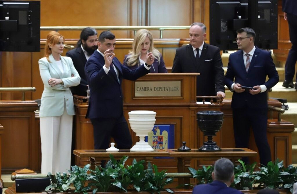 George Simion voteaza impotriva Guvernului Bolojan FOTO Dumitru Angelescu