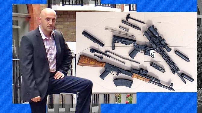 Arsenalul impresionant, deținut de Potra în locuința sa din Mediaș, așa cum reiese din rechizitoriul procurorilor Arsenalul impresionant, deținut de Potra în locuința sa din Mediaș, așa cum reiese din rechizitoriul procurorilor