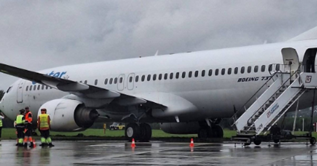 Aterizare de coșmar în Cracovia. Aproape 200 de pasageri evacuați după ce avionul a ieșit de pe pistă