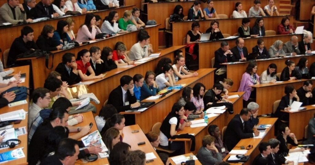 Bursele studenţeşti în anul universitar 2025-2026. Anunțul Ministerului Educației