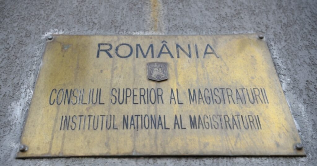 CSM a sesizat Parchetul General pentru amenințările din online împotriva magistraților și dă vina pe Bolojan pentru aceste atacuri