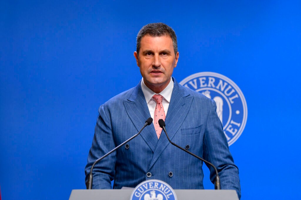 Criza bugetară se poate transforma într-o problemă dacă nu tăiem cheltuielile