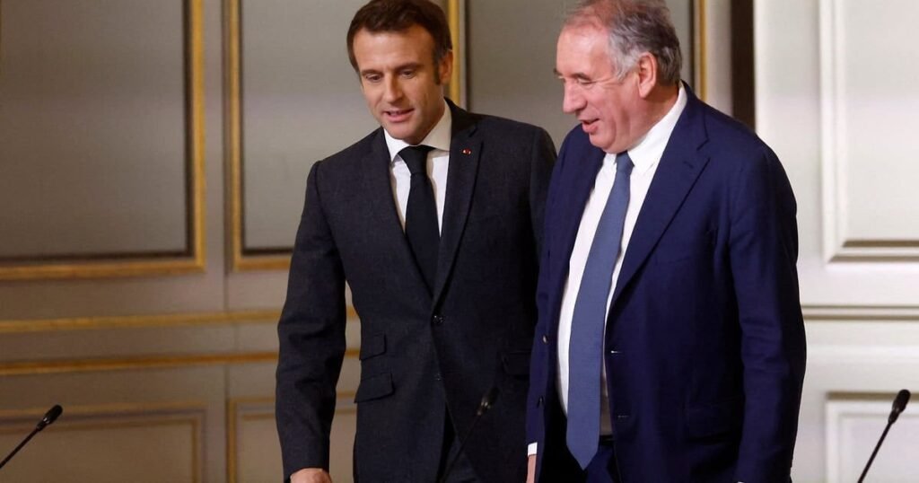 Criza politică de la Paris amenință planurile de înarmare ale Franței