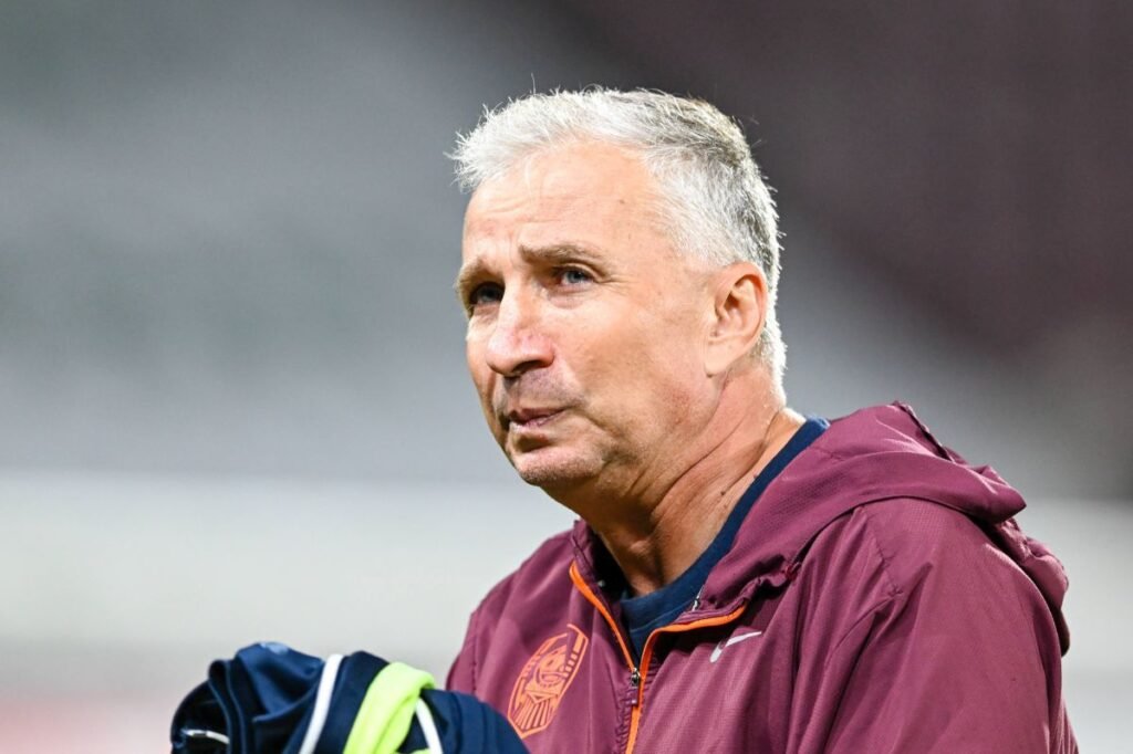 Cu ce salariu este ademenit Dan Petrescu pentru a semna cu CSKA Sofia