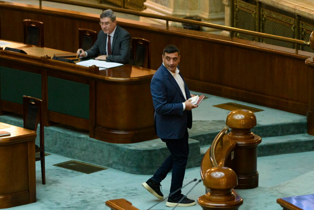 George Simion avertizează în plen că nu va fi cvormum Dezbaterea moțiunilor. George Simion avertizează în plen că nu va fi cvormum