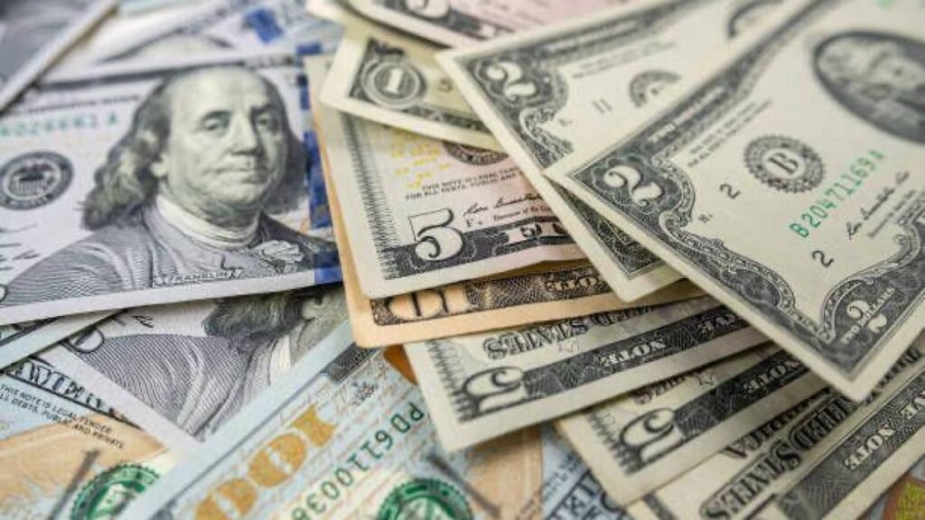 Dolarul rămâne stabil în timp ce traderii așteaptă datele privind inflația din SUA și reuniunea BCE Dolarul rămâne stabil în timp ce traderii așteaptă datele privind inflația din SUA și reuniunea BCE