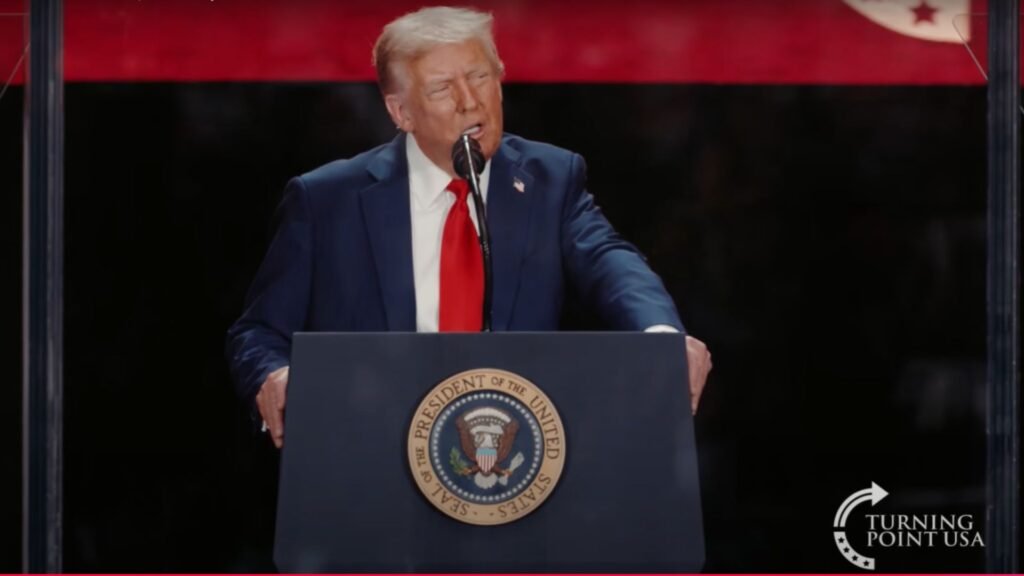Trump spune că a fost victima unui „triplu sabotaj” la ONU, iar Serviciile Secrete anchetează cazul Donald Trump, la funeraliile lui Charlie Kirk: America este o națiune în șoc