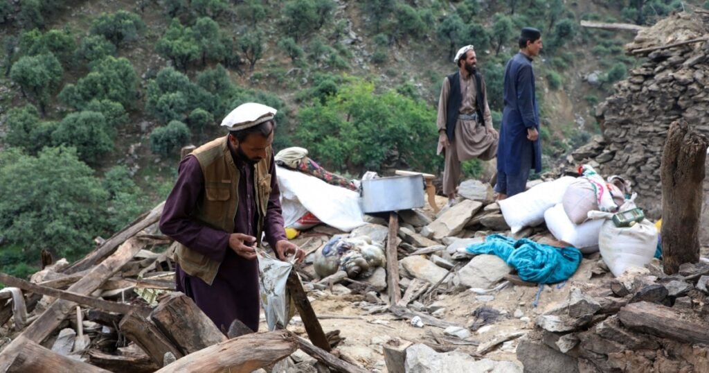 Două noi replici puternice lovesc Afganistanul după ce cutremurele de până acum au ucis deja peste 2.200 de persoane