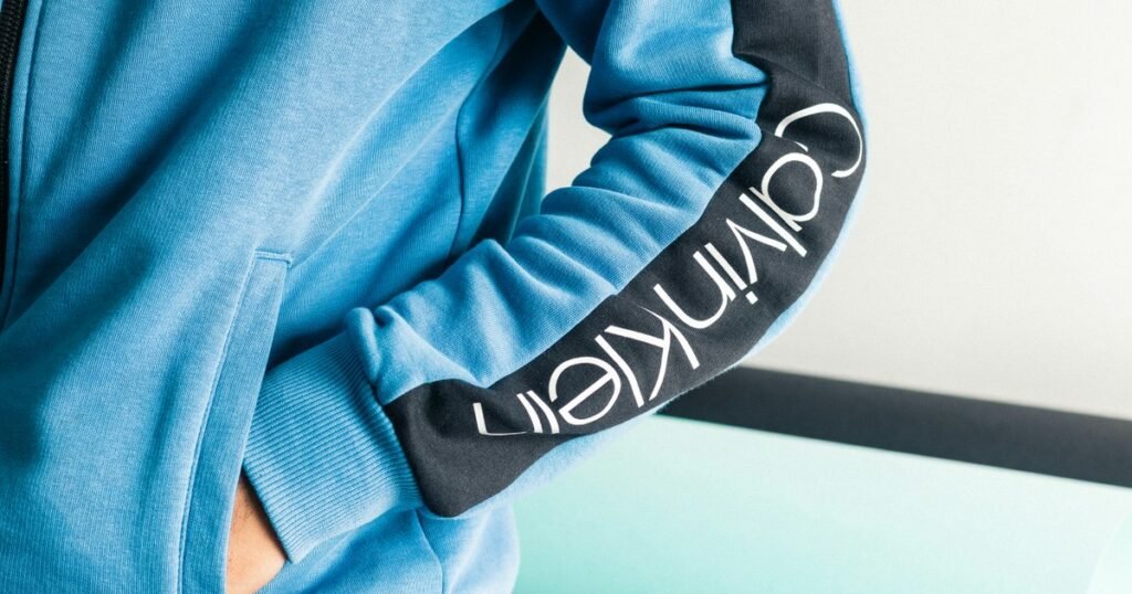 Eleganță funcțională: cum se transformă garderoba masculină în sezonul rece