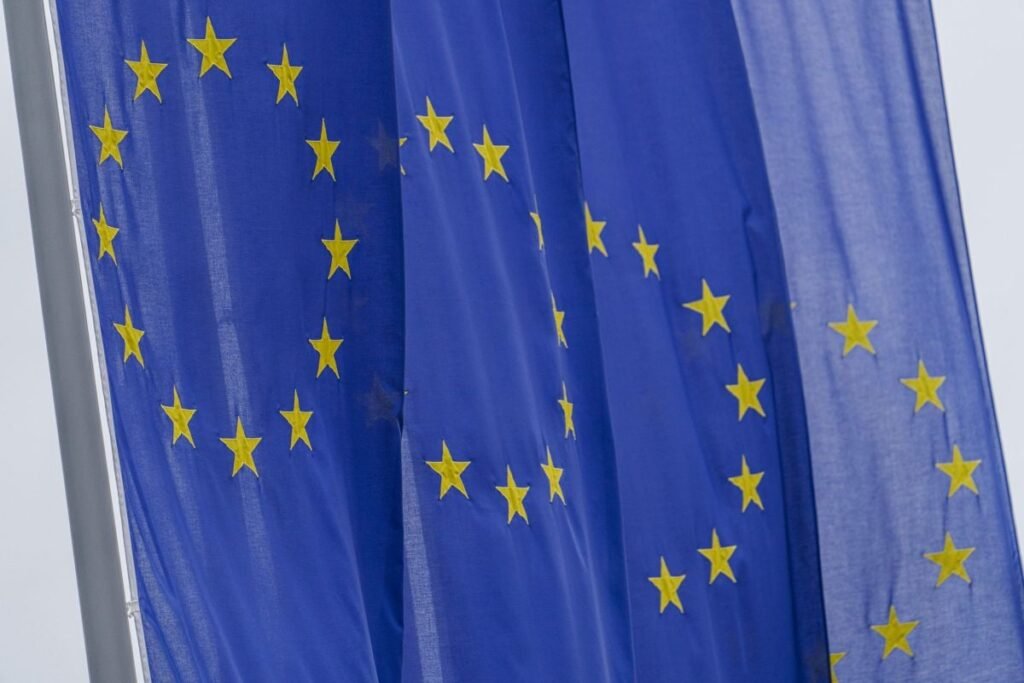 Eurobarometru. Tendință ușoară de creștere a euroscepticismului în România. Beneficiile economice ale UE, cele mai apreciate