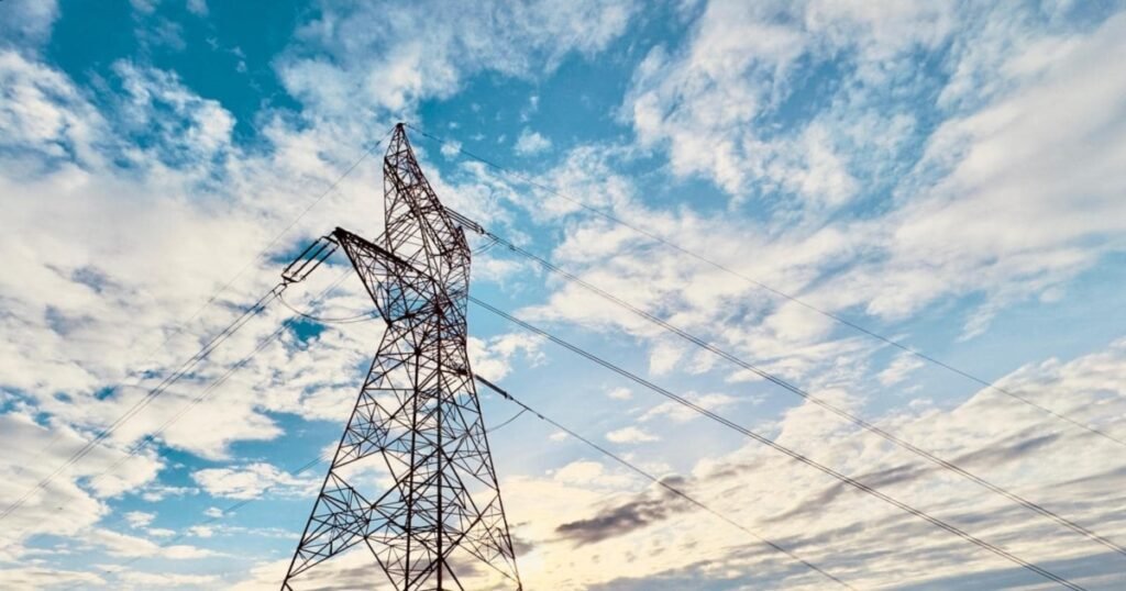 Guvernul a început reforma în energie pentru ieftinirea etapizată a prețurilor în domeniu. România ar putea deveni exportator de energie Guvernul a început reforma în energie pentru ieftinirea etapizată a prețurilor în domeniu. România ar putea deveni exportator de energie