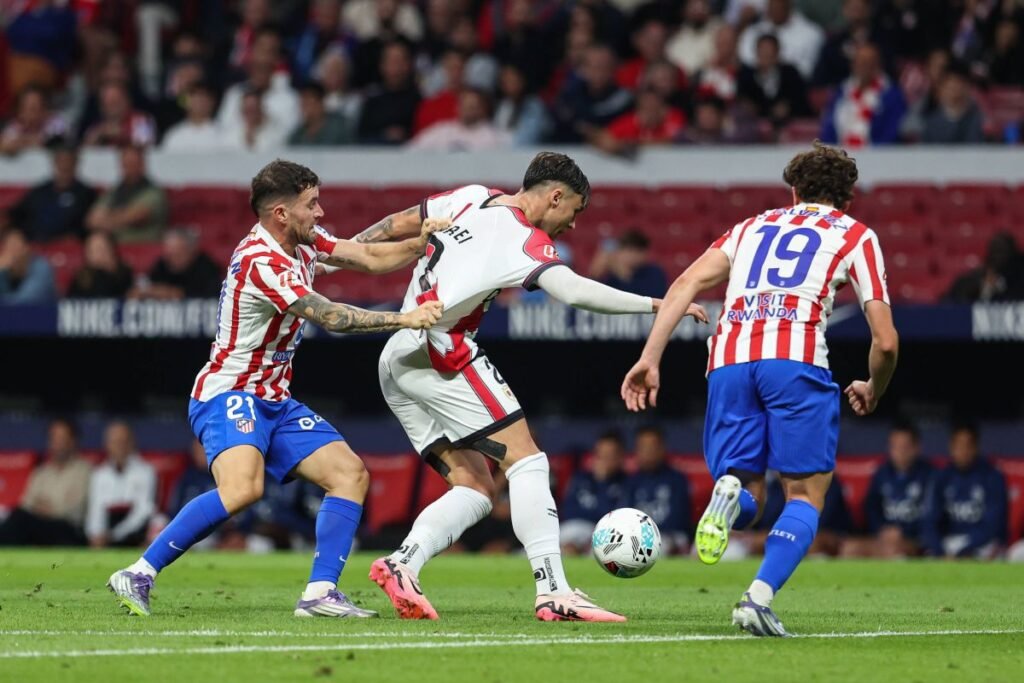Hat-trick-ul lui Julian Alvarez a salvat-o pe Atletico Madrid! Rayo Vallecano, cu Rațiu în teren, a fost îngenuncheată în ultimele minute