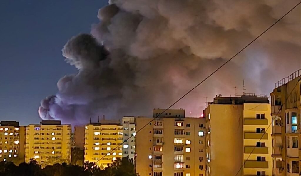 ISU a emis mesaj Ro-alert Degajări mari de fum. Foto Facebook Meteoplus