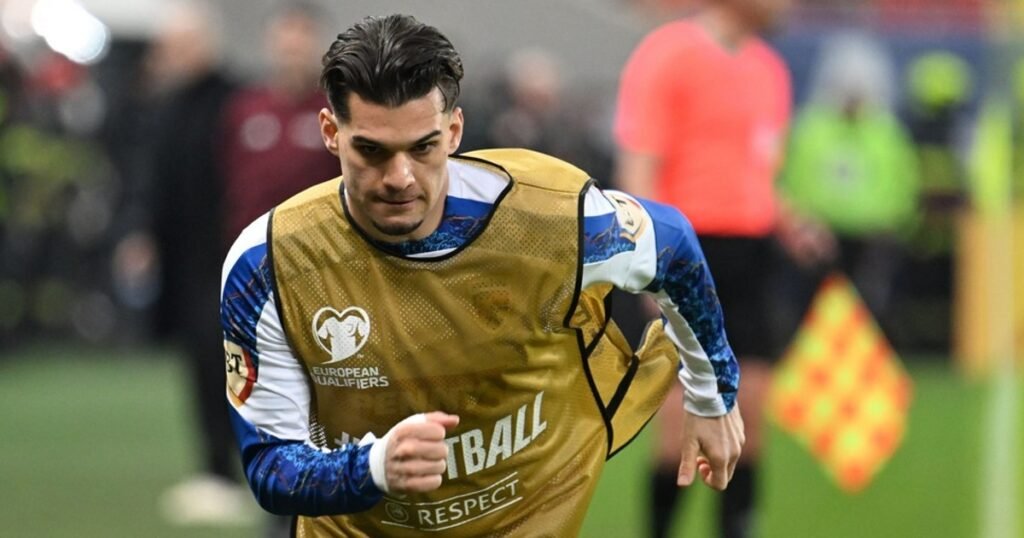 Ianis Hagi, dat ca și transferat la Alanyaspor. Va fi antrenat de cel care juca cu ghete dăruite de tatăl său