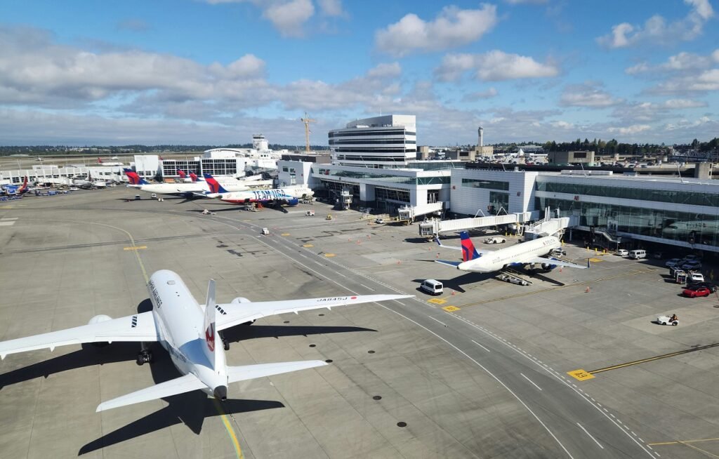 Incident grav pe aeroportul din Nisa: Două avioane au fost aproape să se ciocnească