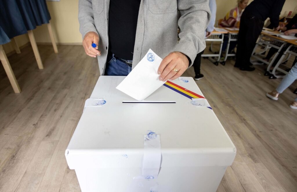Jumătate dintre români ar vota un partid nou. Cine sunt cei mai dornici de o resetare politică – sondaj INSCOP Jumătate dintre români ar vota un partid nou. Cine sunt cei mai dornici de o resetare politică - sondaj INSCOP